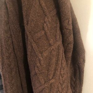 100% lambswool sweater - large